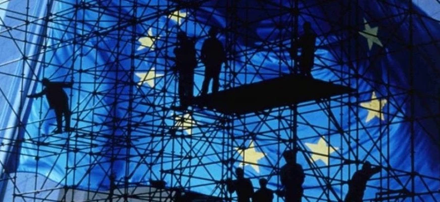 Δυσοίωνες προβλέψεις Euractiv: Καταιγίδα πλησιάζει την Ευρώπη – Οι πέντε πηγές του κακού